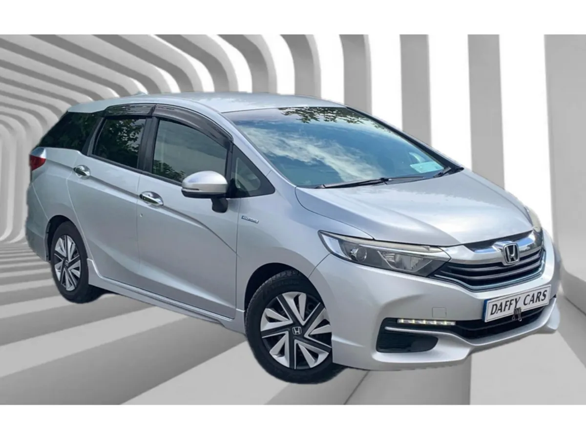 Honda Shuttle MPV, Petrol Hybrid, 2016, Silver