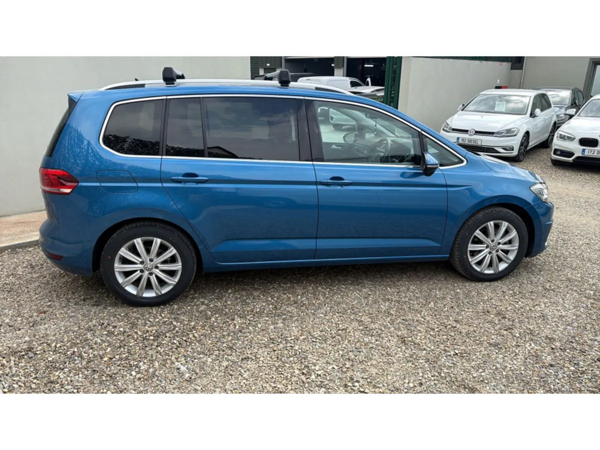 Volkswagen Touran MPV, Diesel, 2020, Blue