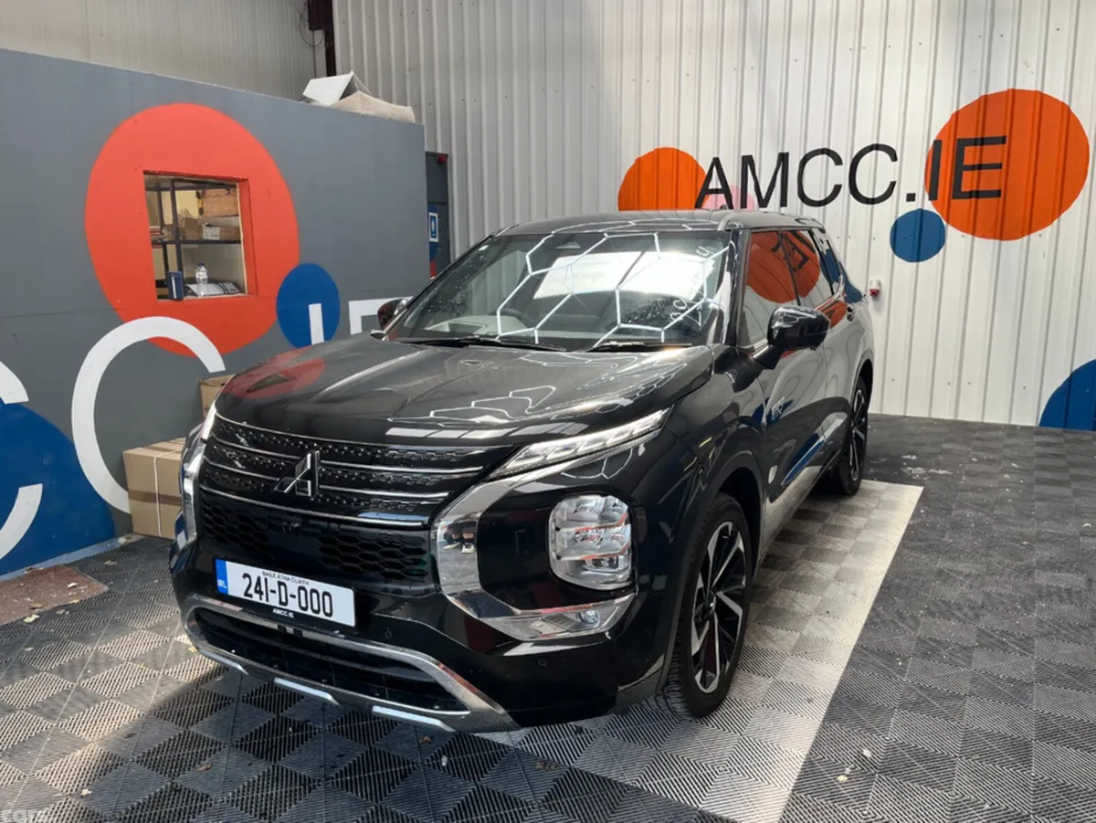 Mitsubishi Outlander SUV, Petrol Plug-in Hybrid, 2024, White