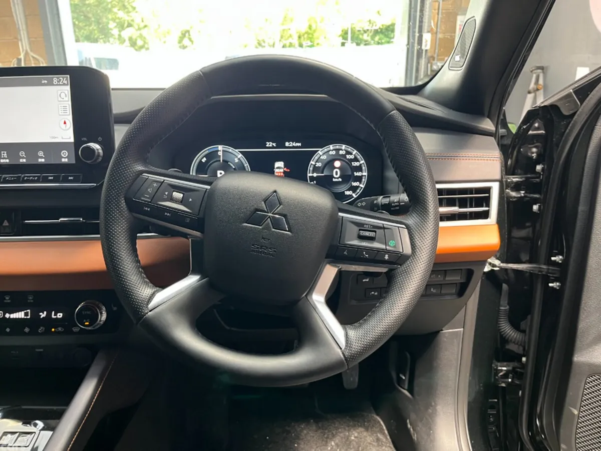 Mitsubishi Outlander SUV, Petrol Plug-in Hybrid, 2024, White
