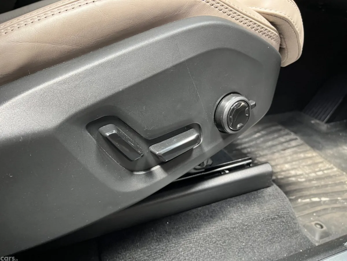 Volvo XC90 SUV, Petrol Plug-in Hybrid, 2025, Grey