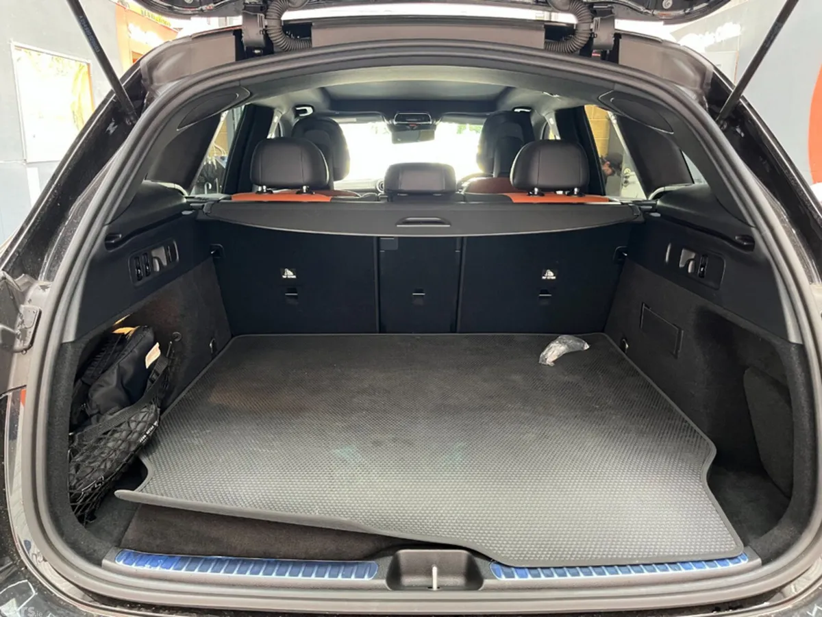 Mercedes-Benz GLC SUV, Petrol Plug-in Hybrid, 2024, Black