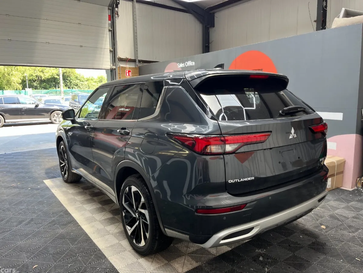 Mitsubishi Outlander SUV, Petrol Plug-in Hybrid, 2024, Black