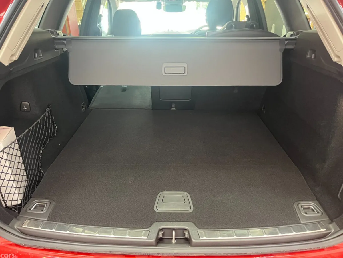 Volvo XC60 SUV, Petrol Plug-in Hybrid, 2024, Red