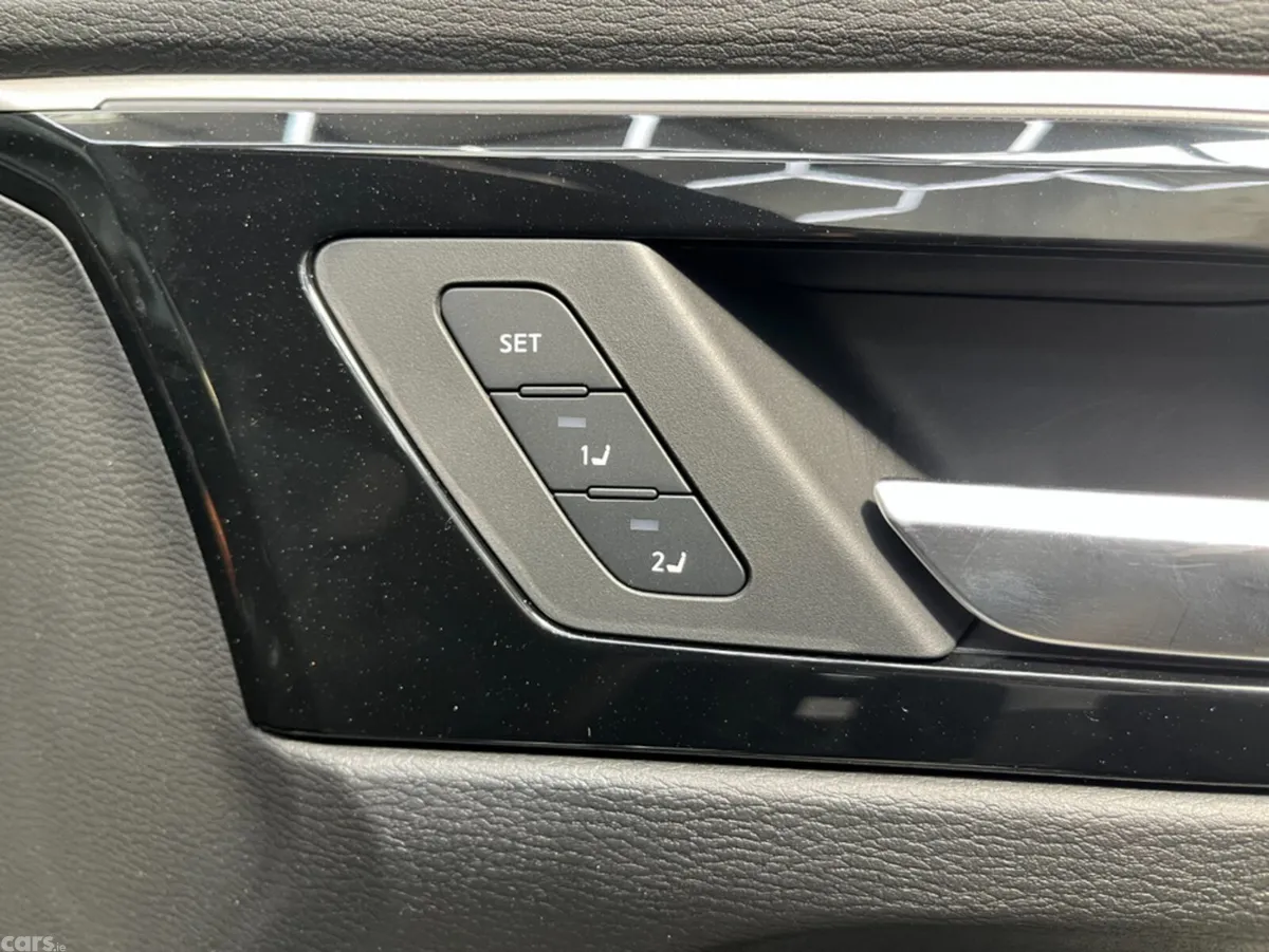 Mitsubishi Outlander SUV, Petrol Plug-in Hybrid, 2024, Black