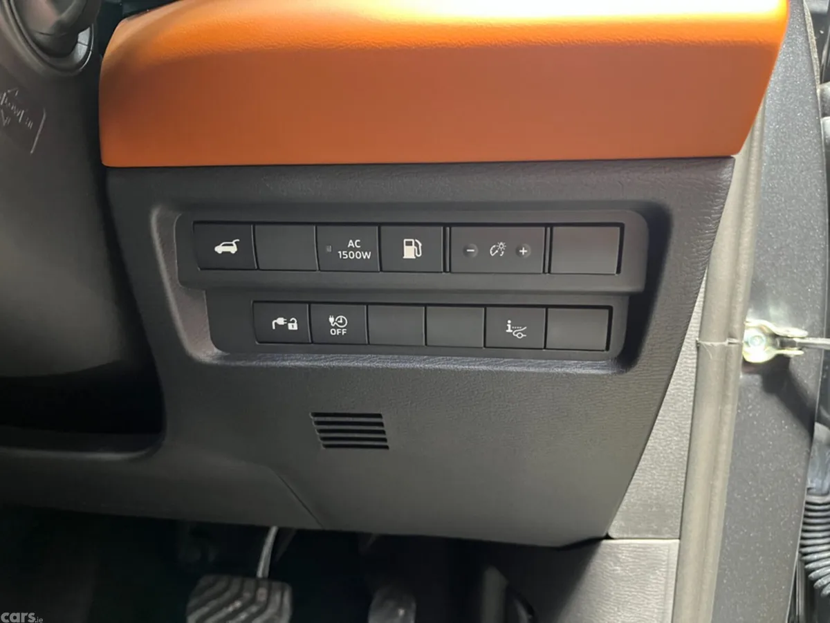 Mitsubishi Outlander SUV, Petrol Plug-in Hybrid, 2024, Black