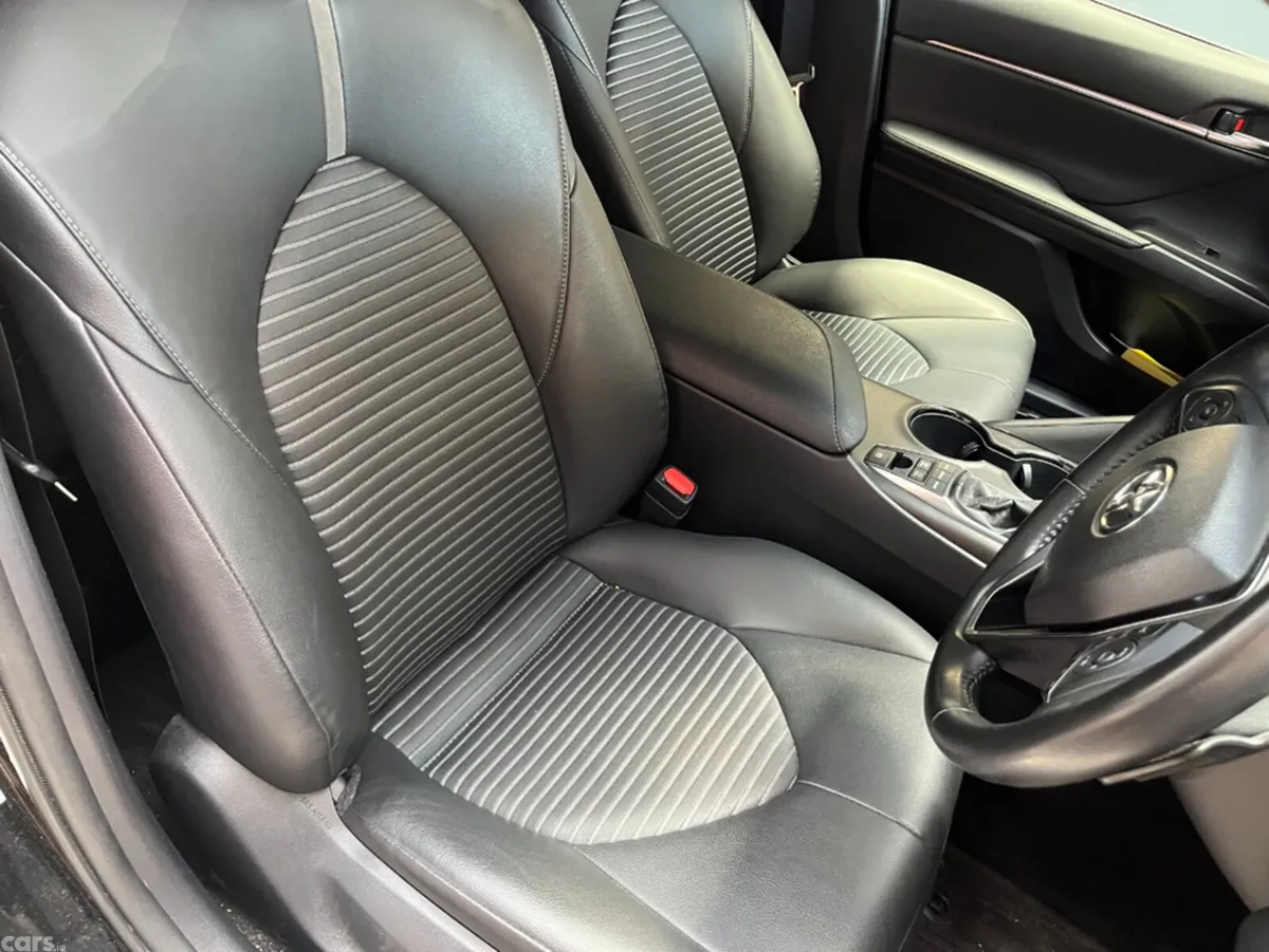Toyota Camry Saloon, Petrol, 2023, Black