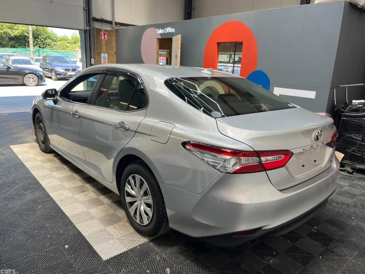 Toyota Camry Saloon, Petrol, 2021, Grey