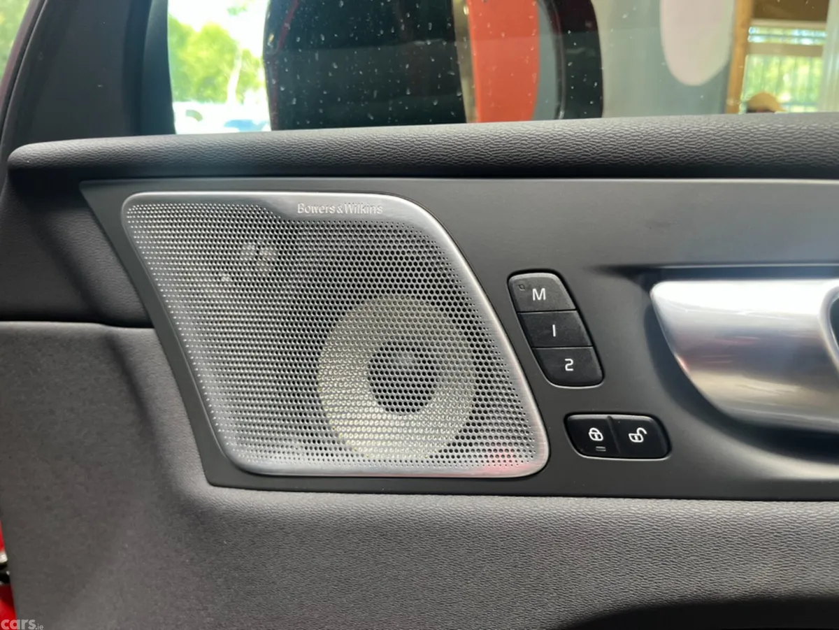 Volvo XC60 SUV, Petrol Plug-in Hybrid, 2024, Red