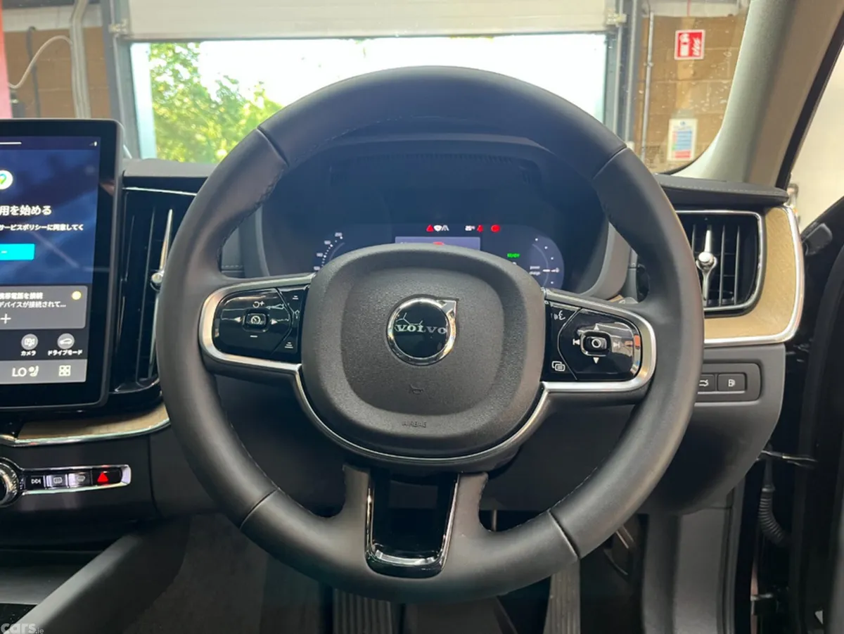 Volvo XC60 SUV, Petrol Plug-in Hybrid, 2025, Black