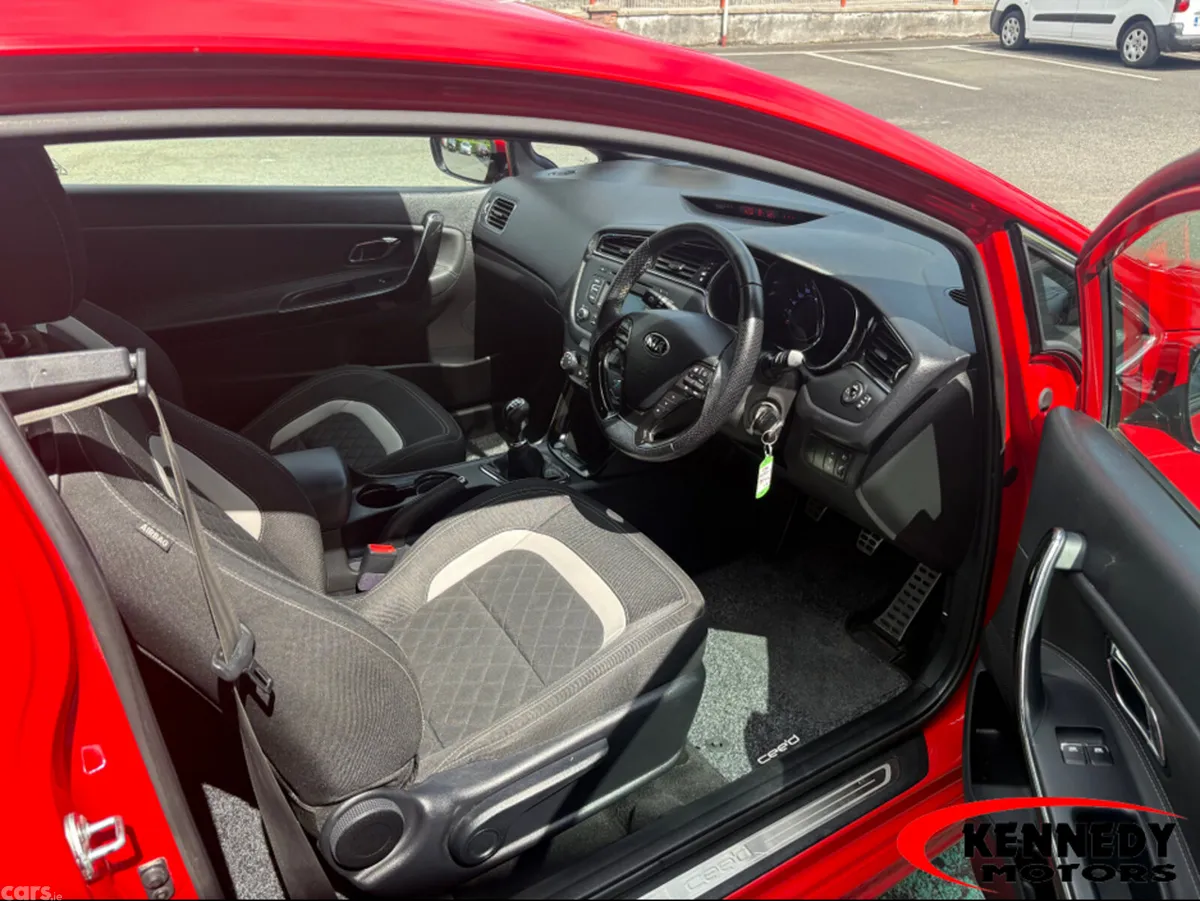 Kia ProCeed Hatchback, Diesel, 2017, Red