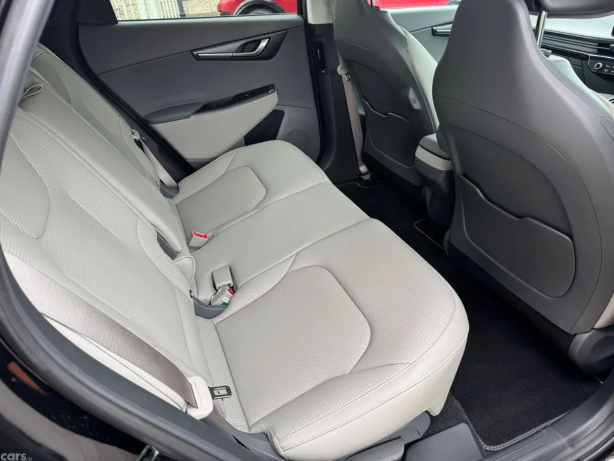Kia EV6 Hatchback, Electric, 2025, Black