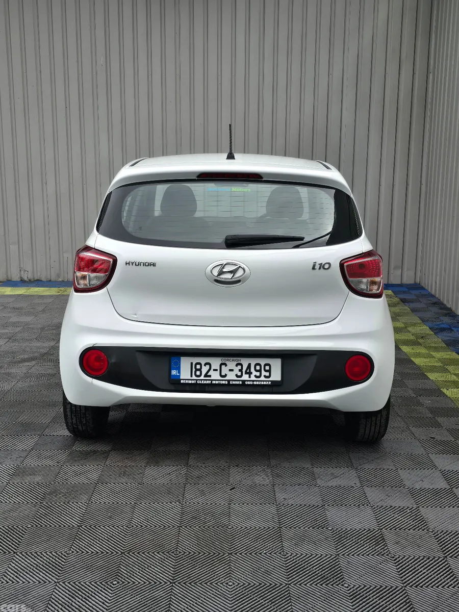 Hyundai i10 Hatchback, Petrol, 2018, White