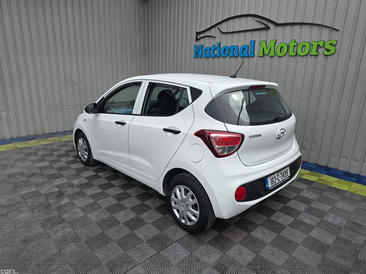 Hyundai i10 Hatchback, Petrol, 2018, White