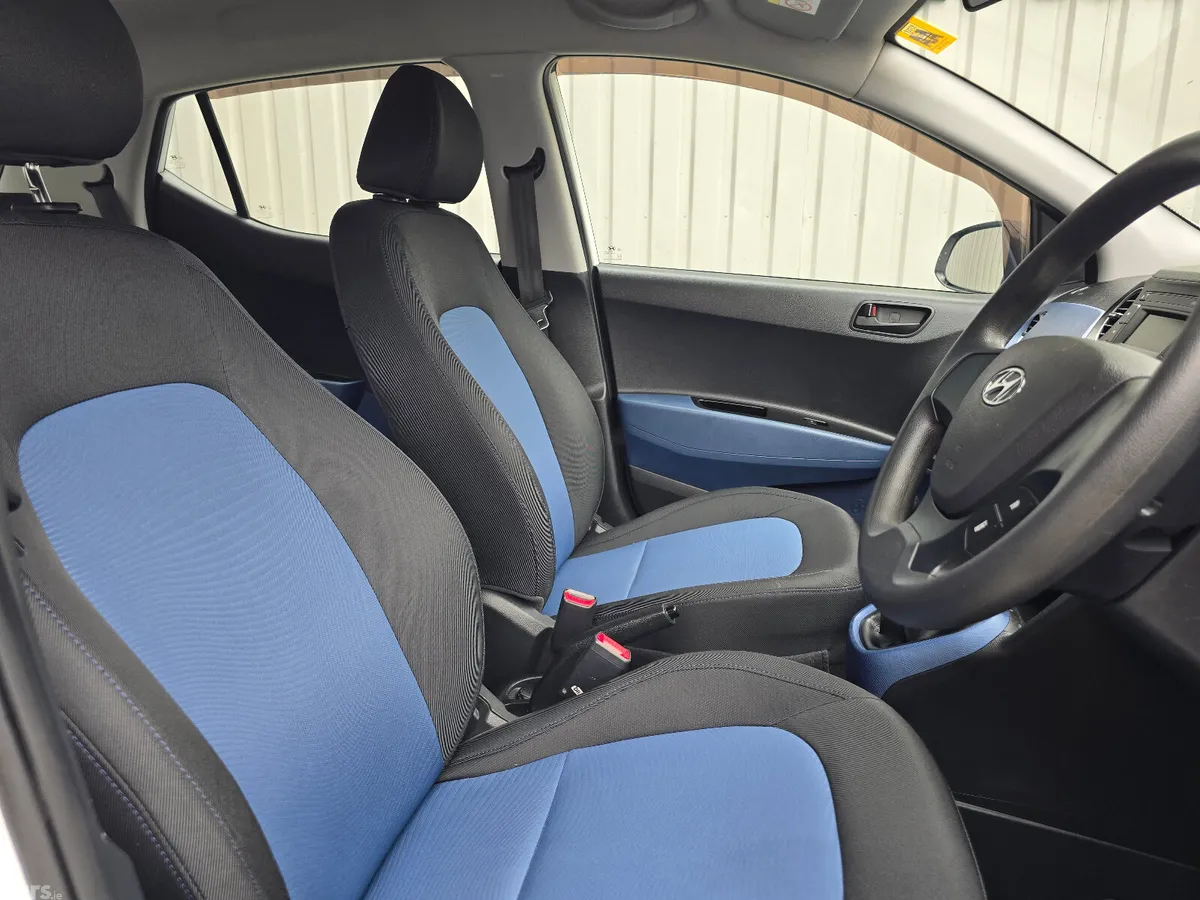 Hyundai i10 Hatchback, Petrol, 2018, White