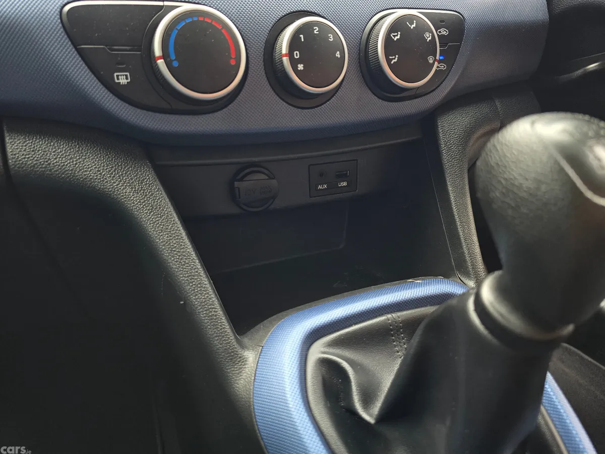Hyundai i10 Hatchback, Petrol, 2018, White