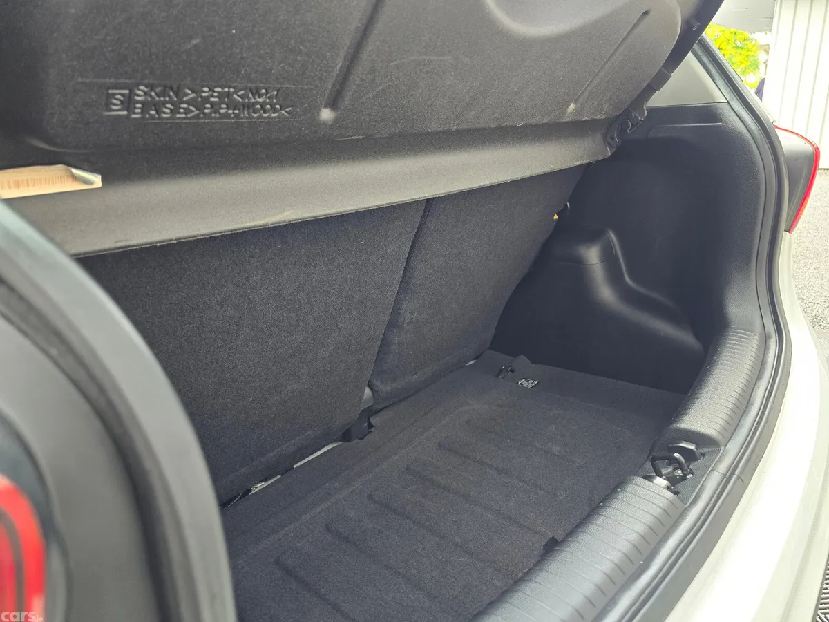 Hyundai i10 Hatchback, Petrol, 2018, White