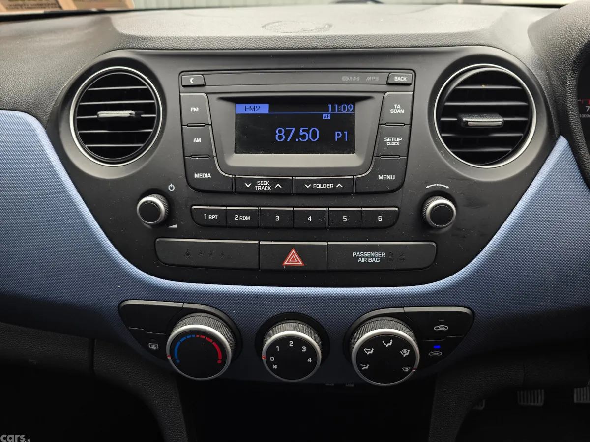 Hyundai i10 Hatchback, Petrol, 2018, White