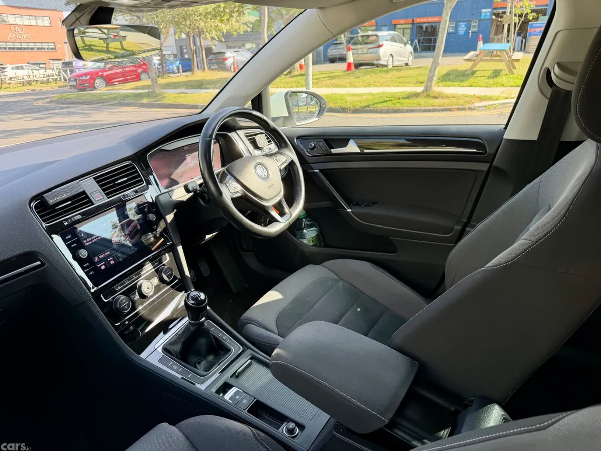 Volkswagen Golf Estate, Petrol, 2018, White