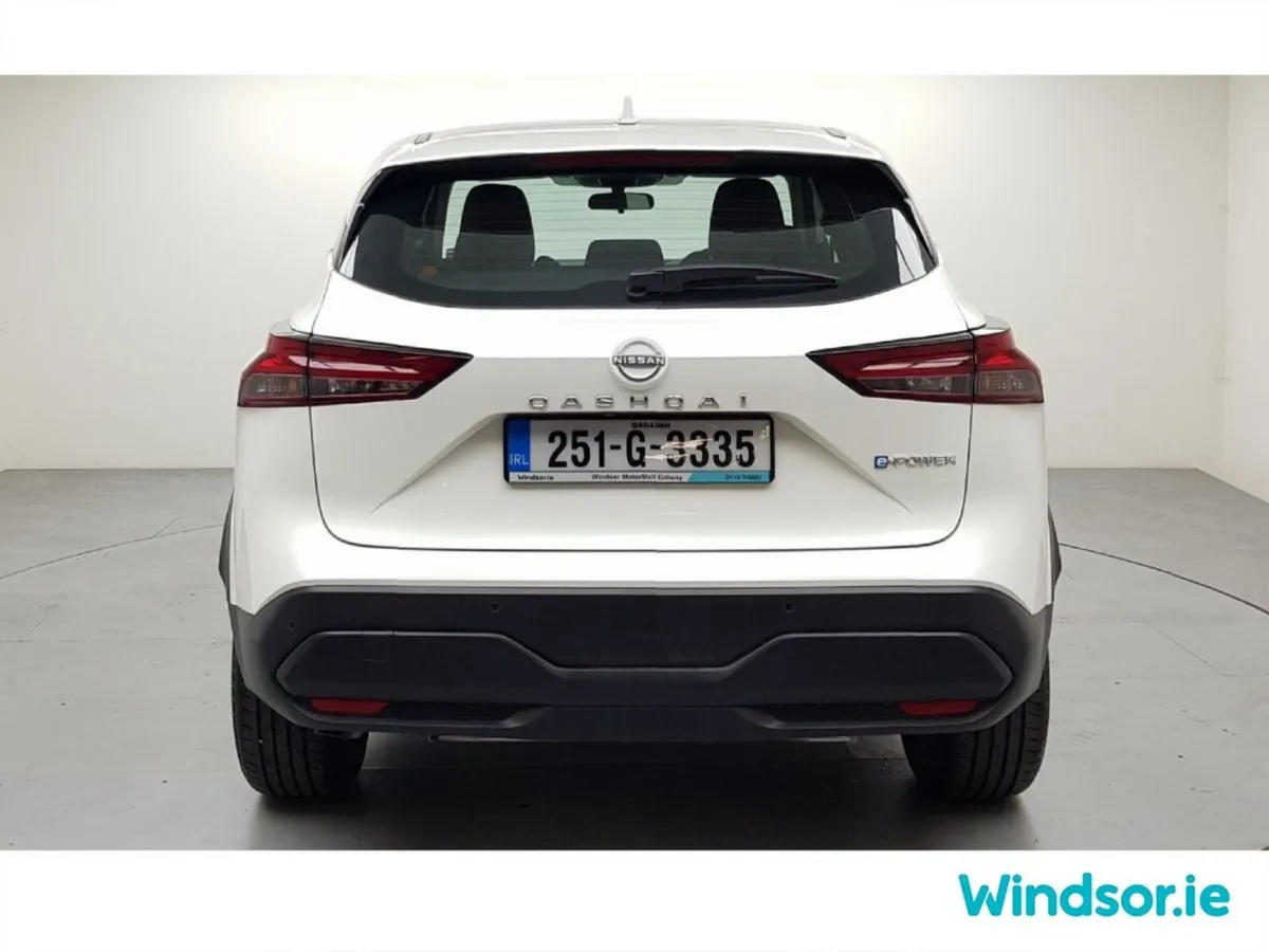 Nissan Qashqai MPV, Petrol Hybrid, 2025, White