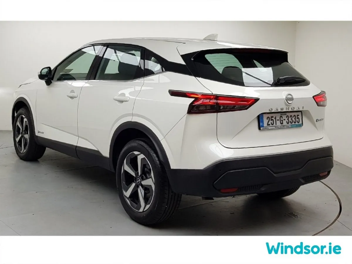Nissan Qashqai MPV, Petrol Hybrid, 2025, White