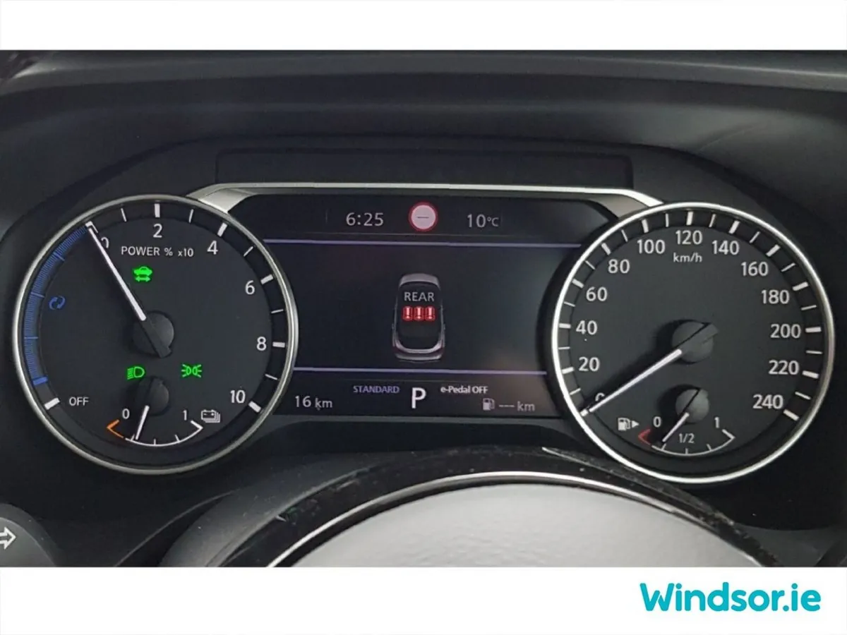 Nissan Qashqai MPV, Petrol Hybrid, 2025, White