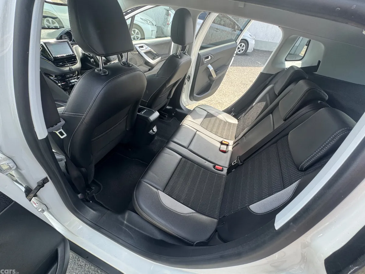 Peugeot 2008 SUV, Petrol, 2015, White