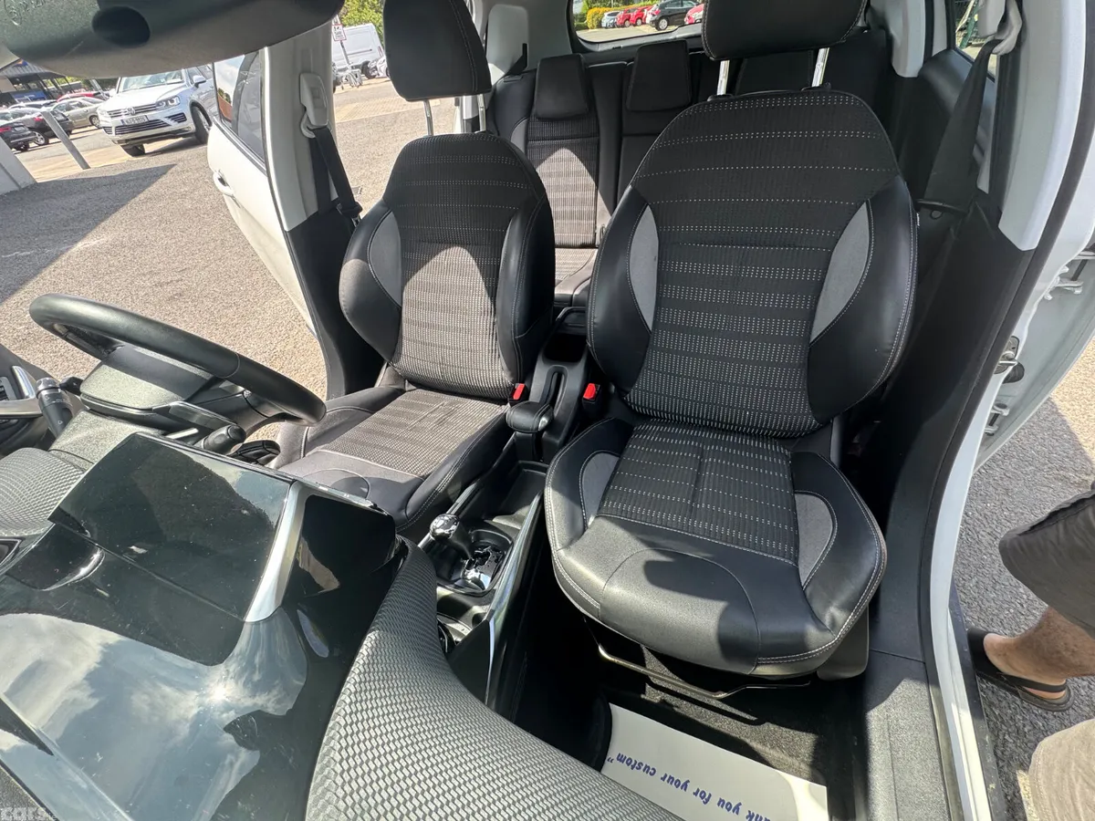 Peugeot 2008 SUV, Petrol, 2015, White