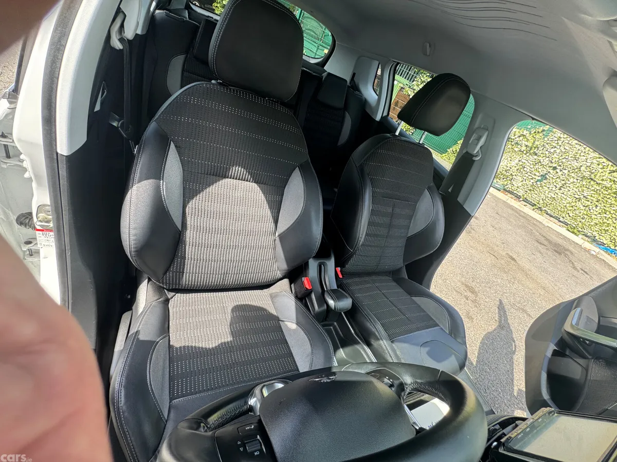 Peugeot 2008 SUV, Petrol, 2015, White