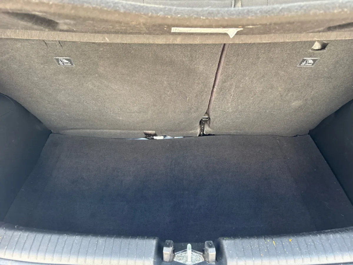 Hyundai i10 Hatchback, Petrol, 2021, White