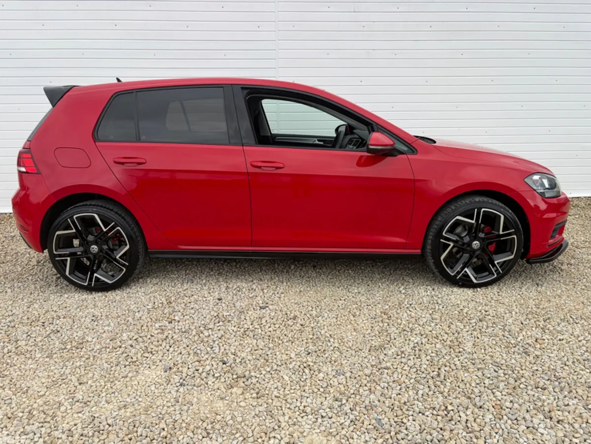 Volkswagen Golf Hatchback, Diesel, 2018, Red