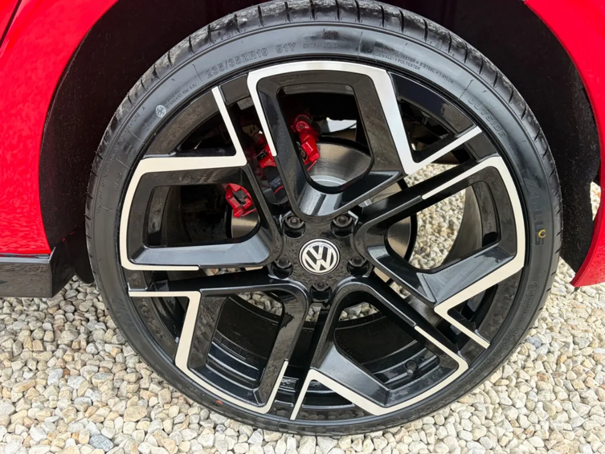 Volkswagen Golf Hatchback, Diesel, 2018, Red