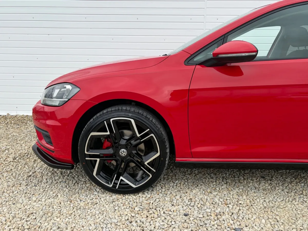 Volkswagen Golf Hatchback, Diesel, 2018, Red