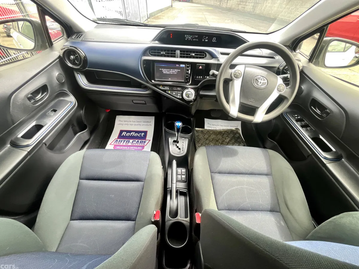 Toyota Aqua Hatchback, Petrol Hybrid, 2015, White