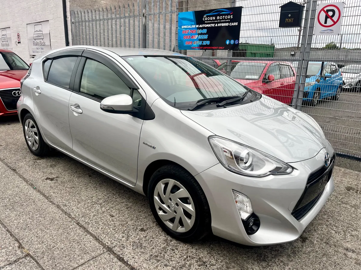 Toyota Aqua Hatchback, Petrol Hybrid, 2015, White