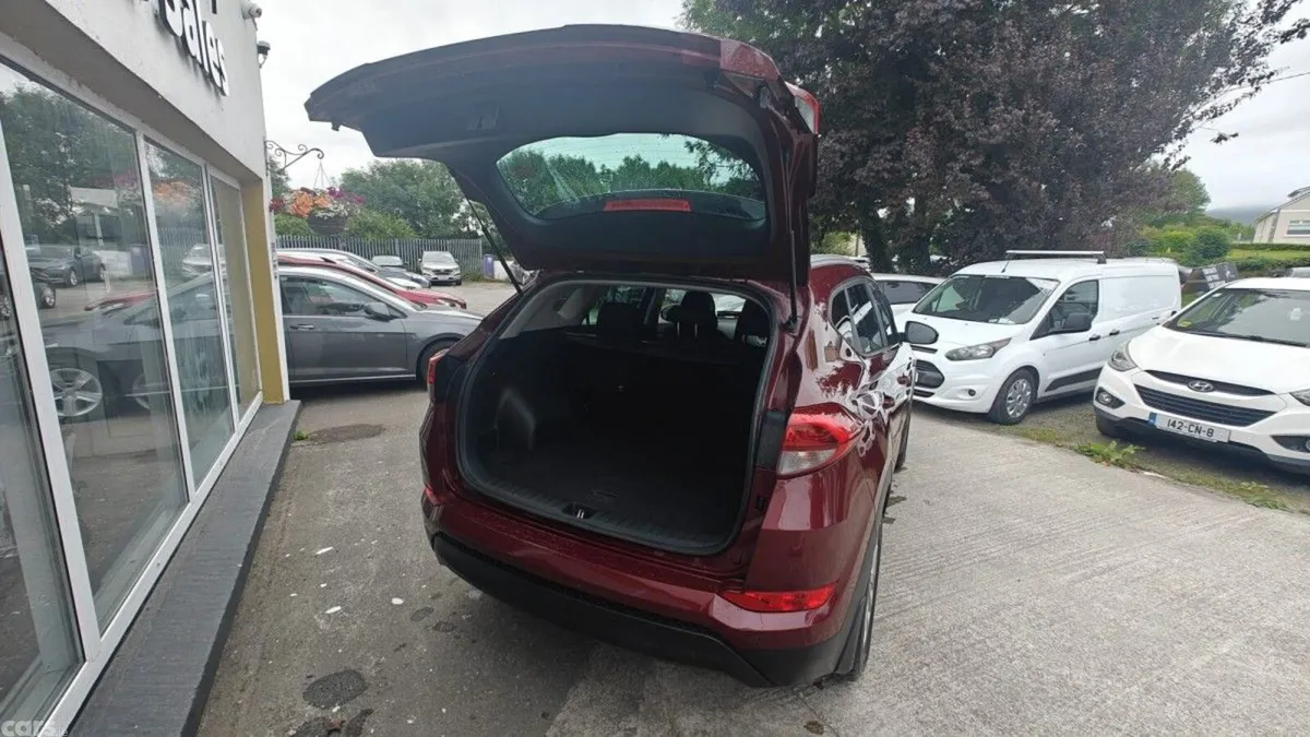 Hyundai Tucson SUV, Diesel, 2016, Red
