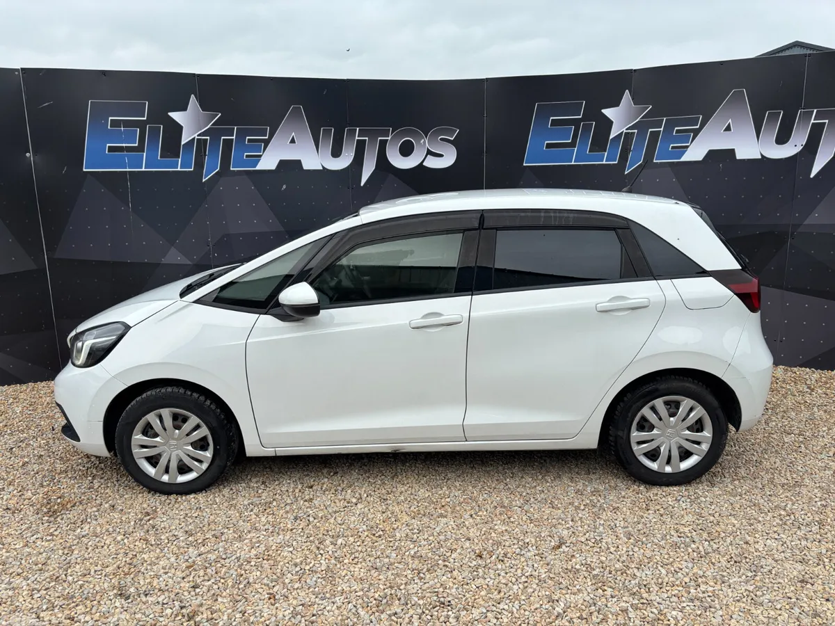 Honda Fit Hatchback, Petrol Hybrid, 2020, White