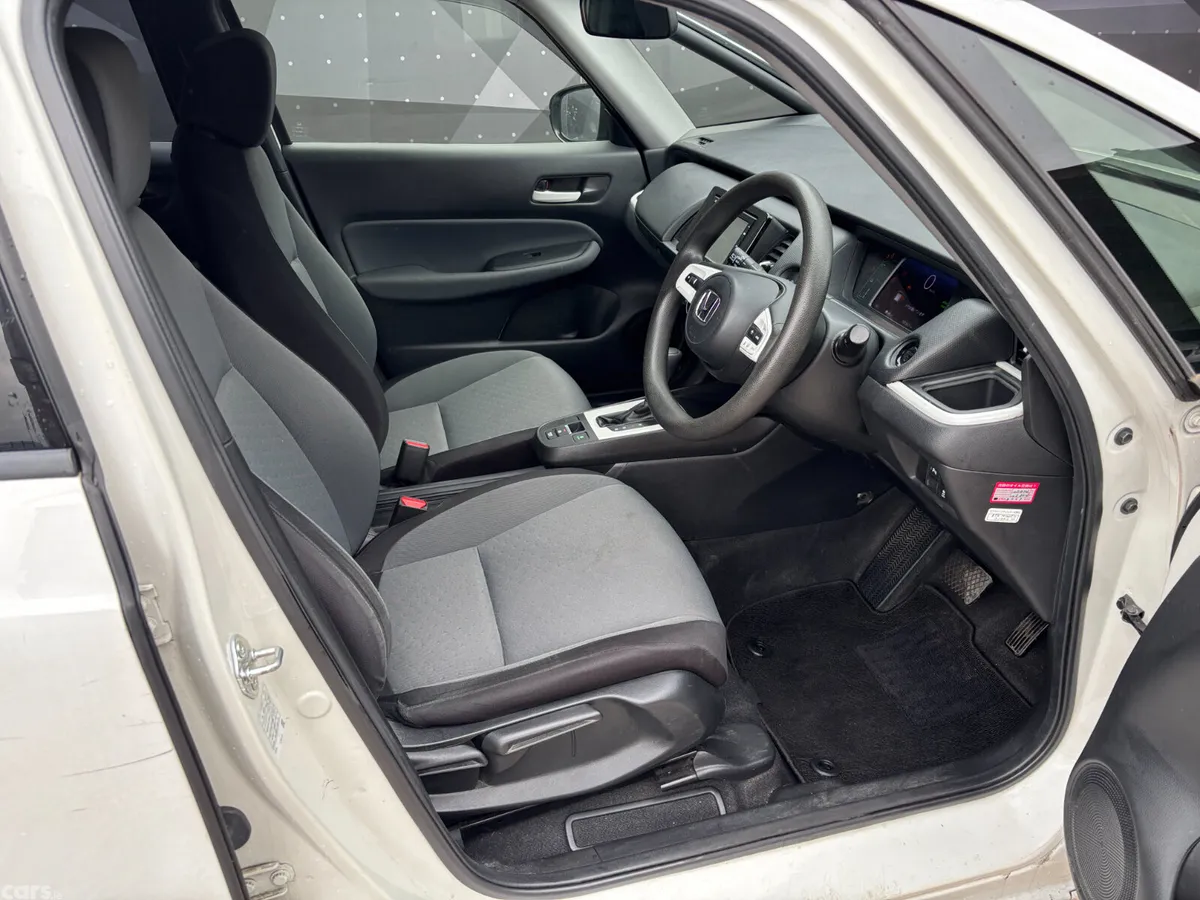 Honda Fit Hatchback, Petrol Hybrid, 2020, White