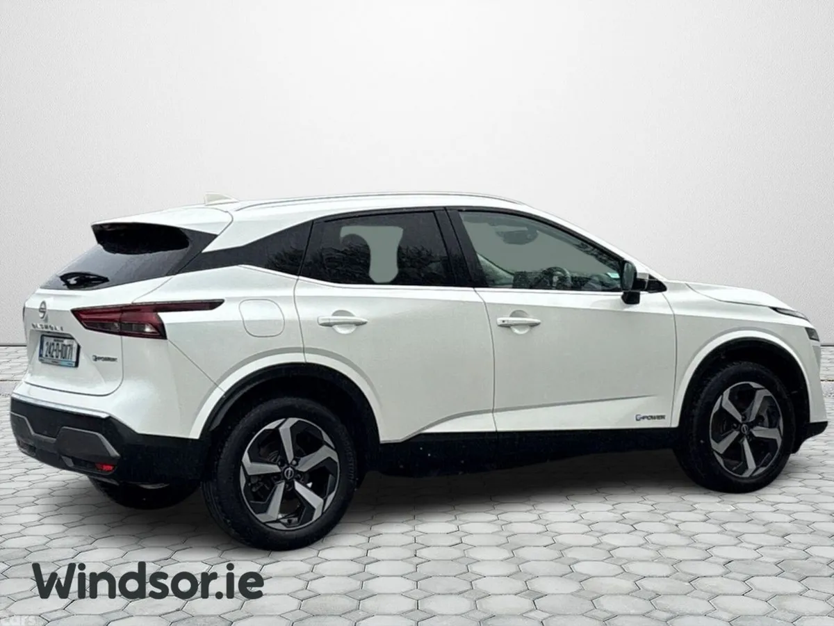 Nissan Qashqai MPV, Petrol Hybrid, 2024, White