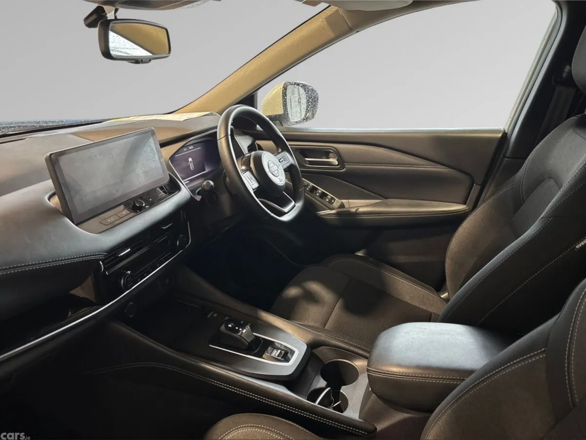 Nissan Qashqai MPV, Petrol Hybrid, 2024, White