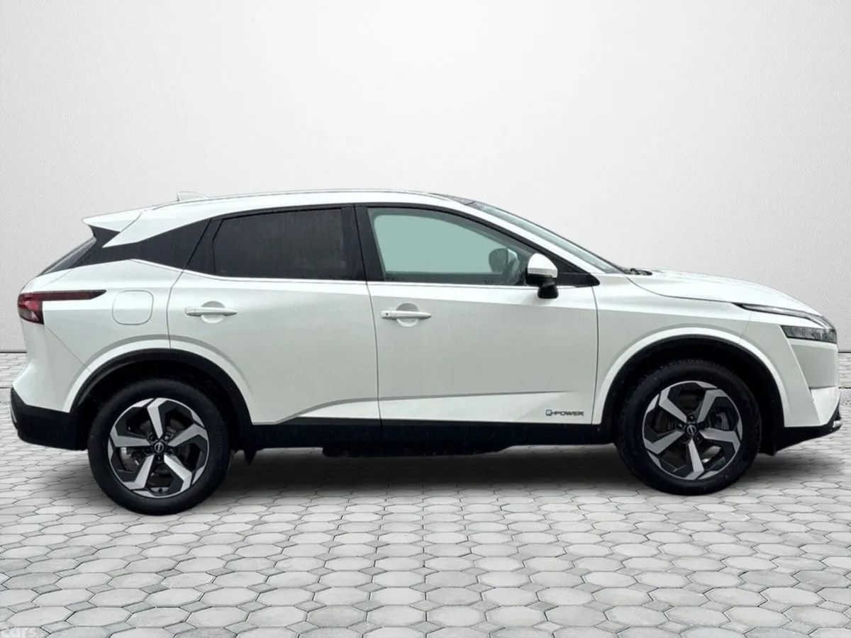 Nissan Qashqai MPV, Petrol Hybrid, 2024, White