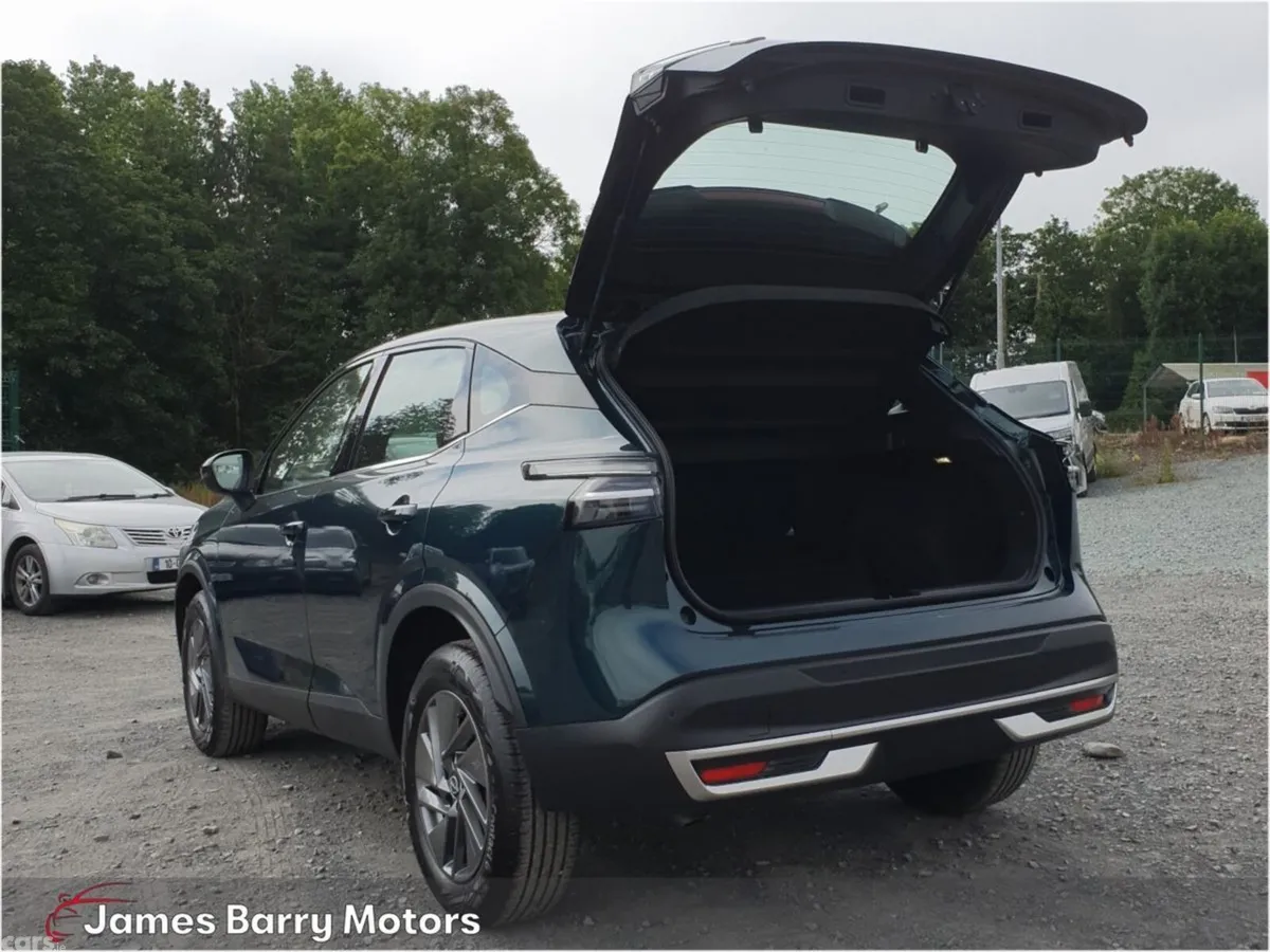 Nissan Qashqai SUV, Petrol, 2026, Green