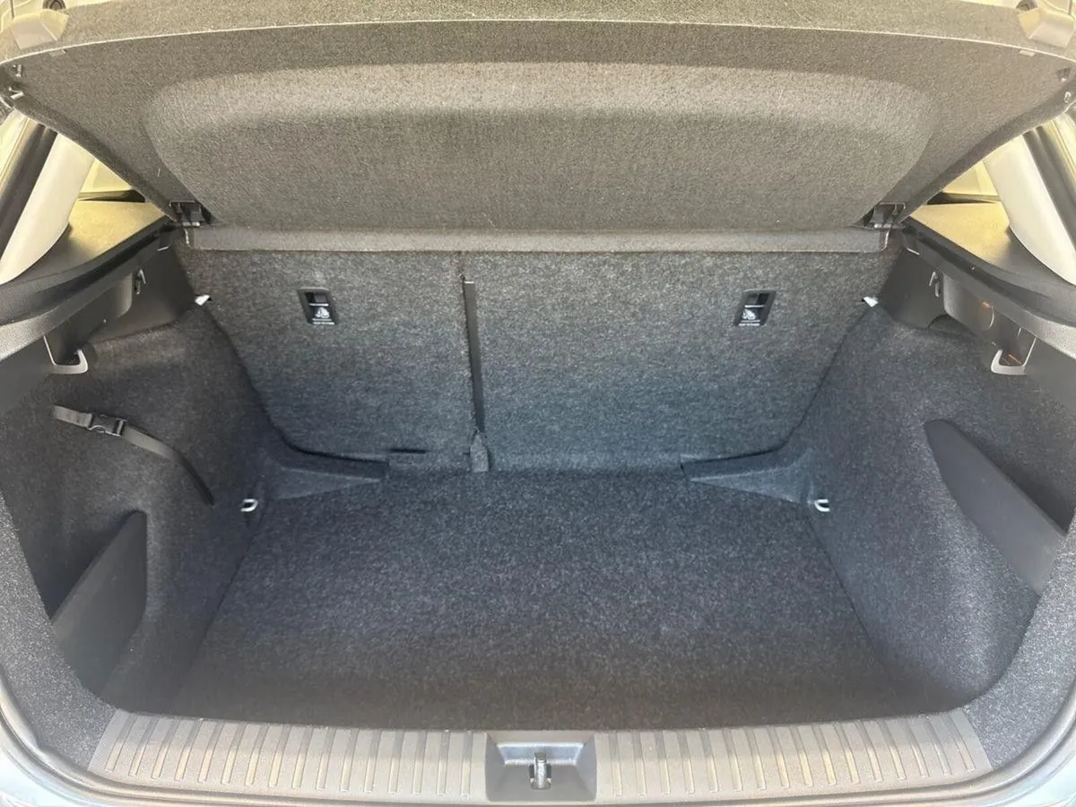 Skoda Kamiq Hatchback, Petrol, 2024, Grey