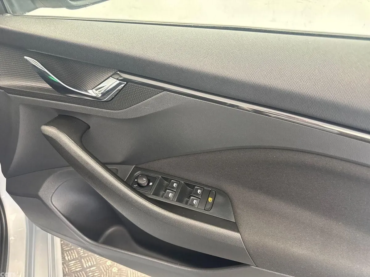 Skoda Kamiq Hatchback, Petrol, 2024, Grey