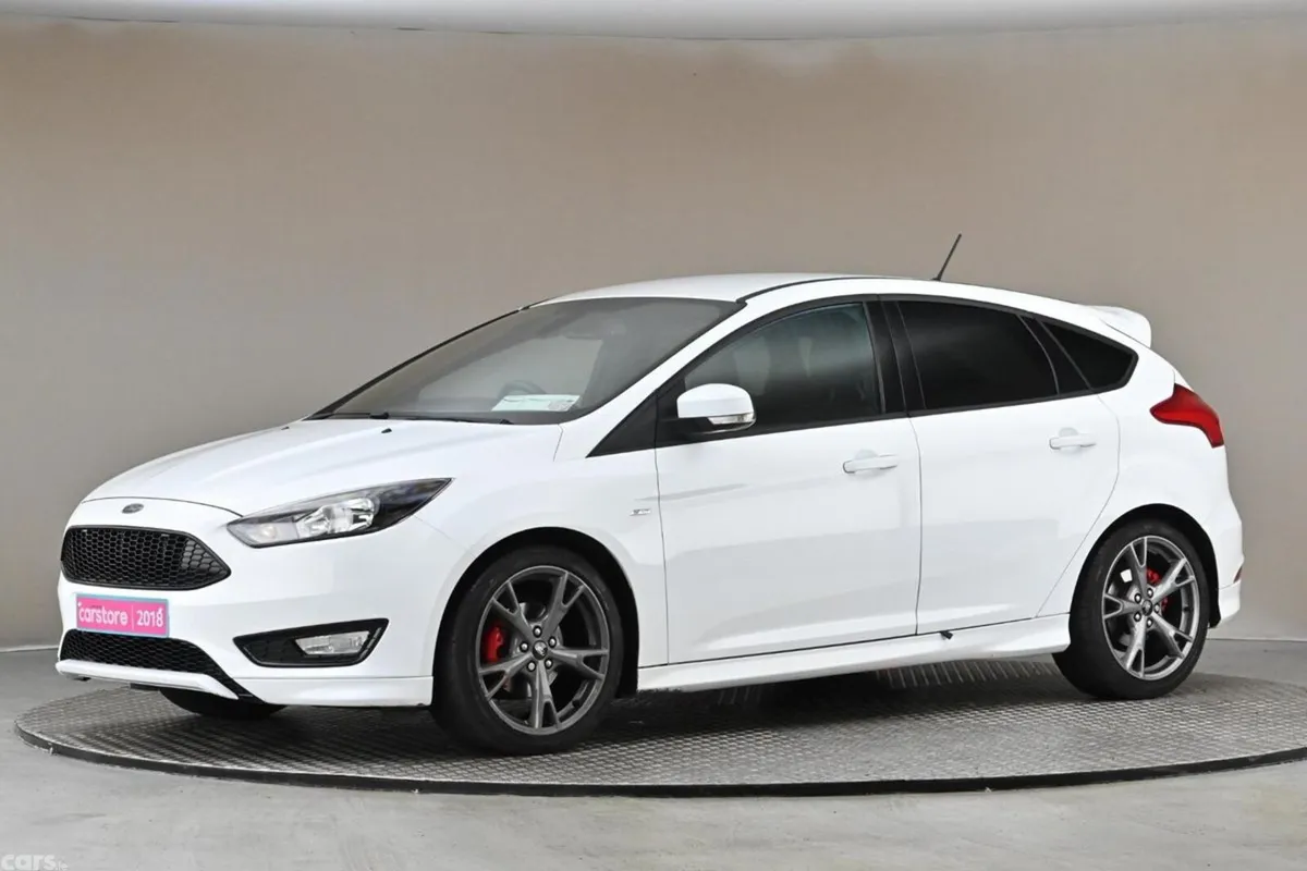 Ford Focus Hatchback, Petrol, 2018, White