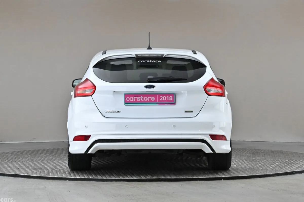 Ford Focus Hatchback, Petrol, 2018, White