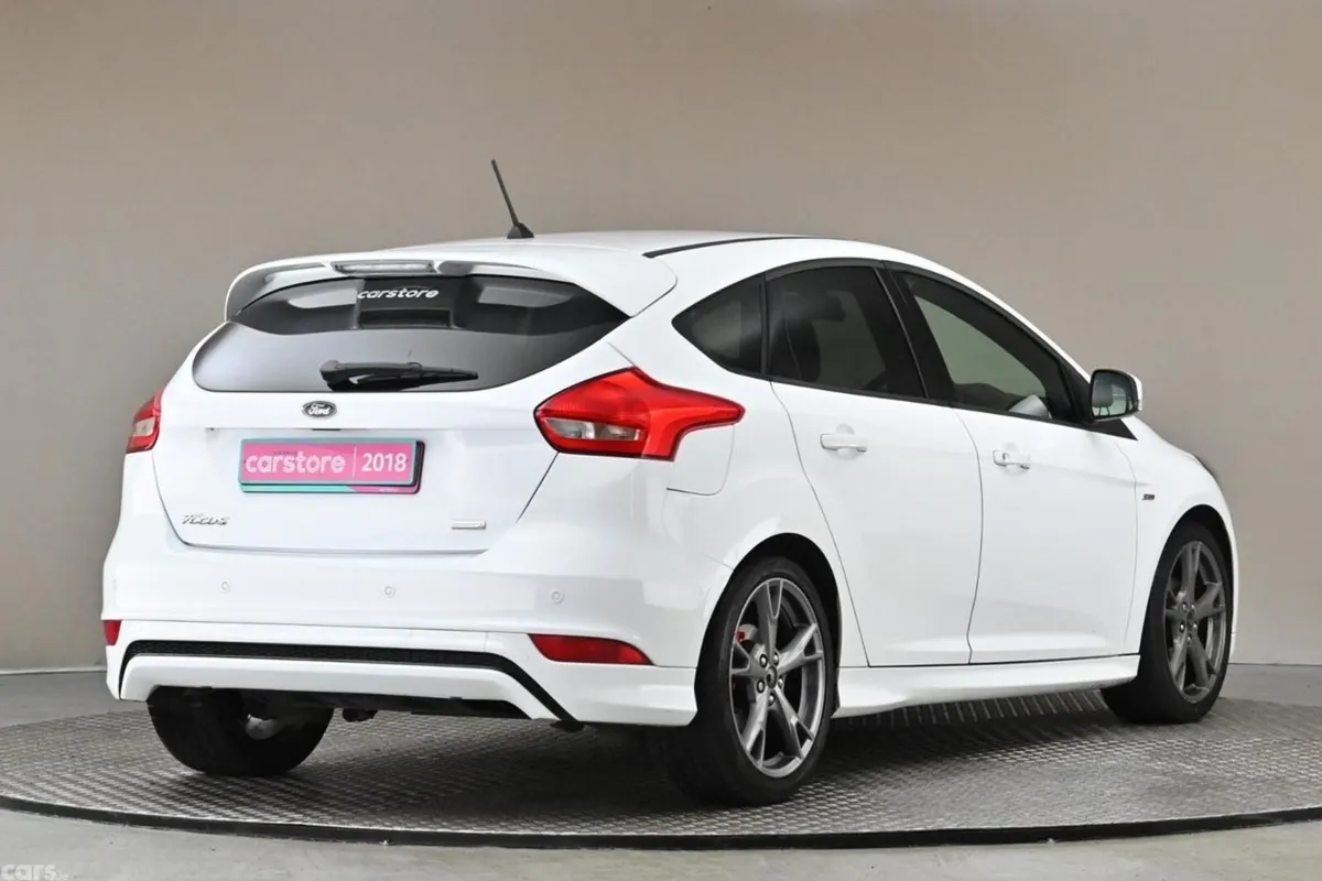 Ford Focus Hatchback, Petrol, 2018, White