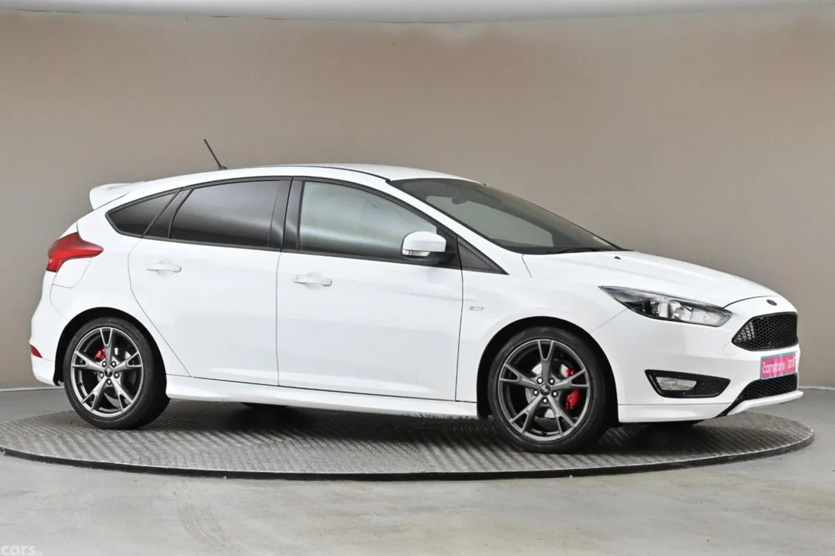 Ford Focus Hatchback, Petrol, 2018, White