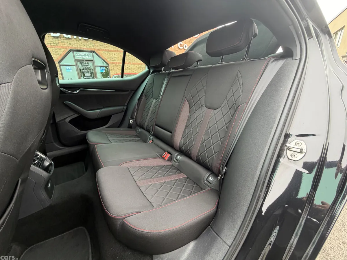 Skoda Octavia Saloon, Diesel, 2024, Black