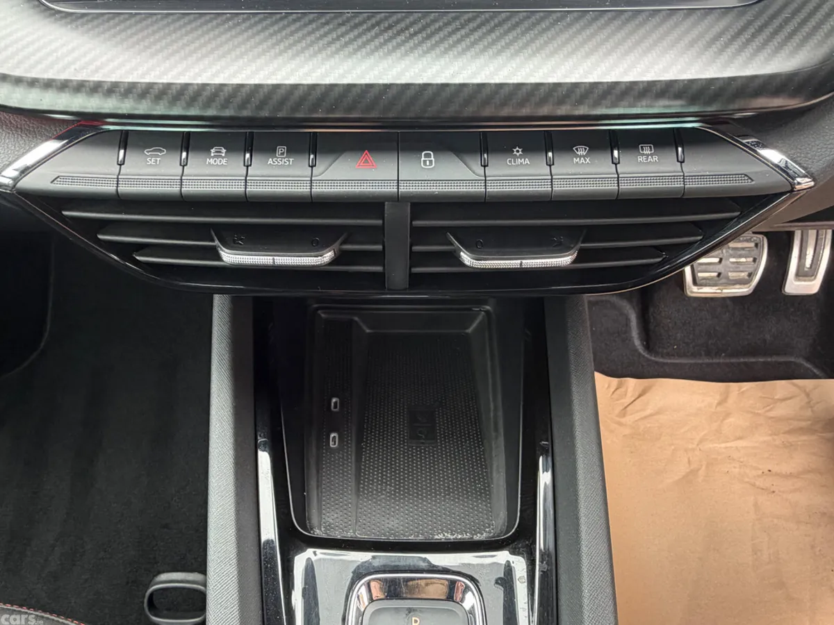 Skoda Octavia Saloon, Diesel, 2024, Black